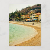 ヴィンテージ砂浜の都市の海の家や木 ポストカード (正面)