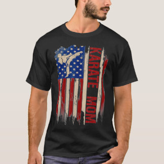 ヴィンテージ空手ママアメリカン国旗のキック贈り物 Tシャツ