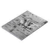 ヴィンテージ素朴な灰色の黒焦げ木材モノグラム ノートブック (左側)