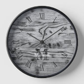 ヴィンテージ素朴な灰色の黒焦げ木材モノグラム 壁時計 (正面)