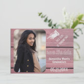 ヴィンテージ素朴木材の卒業写真の日付の保存 招待状 (スタンド正面)