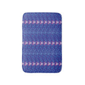 ヴィンテージ紫フローラの壁紙パターン バスマット (正面縦)