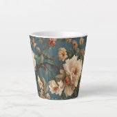 ヴィンテージ絶妙な白と緑豊かなサンゴ赤い花 カフェラテマグ (正面)