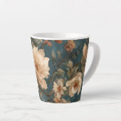 ヴィンテージ絶妙な白と緑豊かなサンゴ赤い花 カフェラテマグ (右アングル)