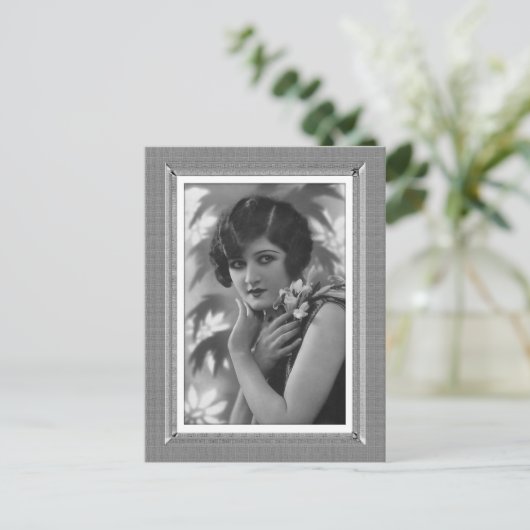 ヴィンテージ美しい – これらの目 – 白黒 ポストカード (スタンド正面)