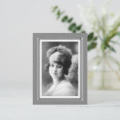 ヴィンテージ美しい – 待機中 – 白黒 ポストカード (スタンド正面)