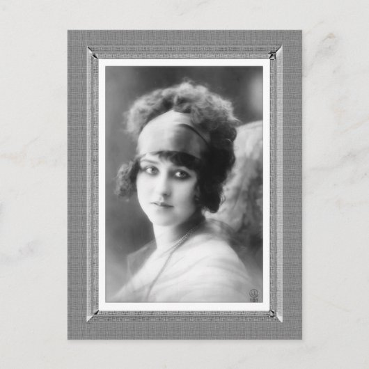 ヴィンテージ美しい – 待機中 – 白黒 ポストカード (正面)