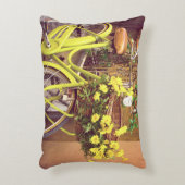 ヴィンテージ自転車の黄色い花枕かご アクセントクッション (正面(垂直))