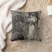 ヴィンテージ花嫁、ブライダルポートレートと写真家 クッション (ブランケット)