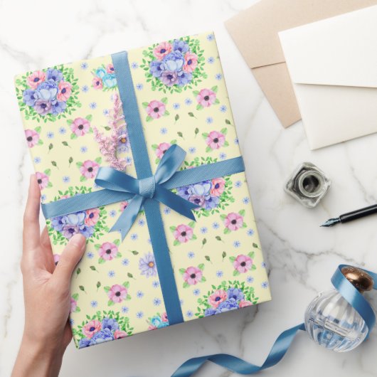 ヴィンテージ花柄ライトイエロー ラッピングペーパー (ギフト)