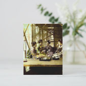 ヴィンテージ芸者が日本の昔の夕食で一緒に食事 ポストカード (スタンド正面)