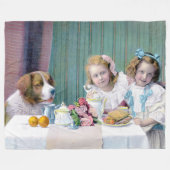 ヴィンテージ茶パーティー フリースブランケット (正面(横))