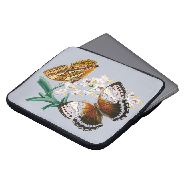 ヴィンテージ蝶とフローライラストレーションオン ラップトップスリーブ (正面上部)