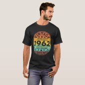 ヴィンテージ設立1962 59th誕生日パーティーレトロ tシャツ (正面フル)