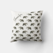 ヴィンテージ象パターン名前をカスタムする クッション (裏面)