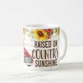 ヴィンテージ赤いトラックでヒマワリに囲まれた コーヒーマグカップ (正面右)