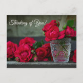 ヴィンテージ赤いバラ考えの花瓶、あなたのはがき ポストカード (正面)