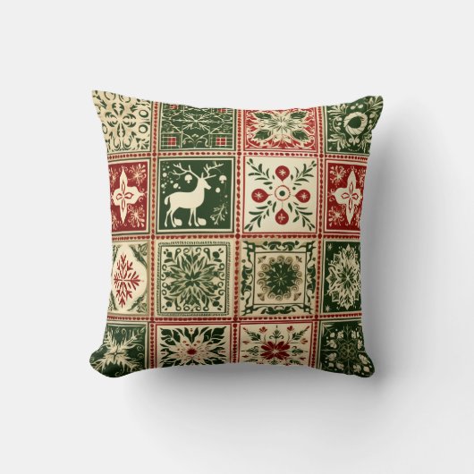 ヴィンテージ赤と緑のキルトスクウェアのクリスマス クッション (正面)