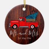 ヴィンテージ赤ピックアップトラック、素朴な木のパターンCe セラミックオーナメント (正面)