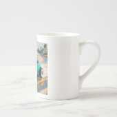 ヴィンテージ車の上にサーフボードを乗せたロボット ボーンチャイナマグカップ (右)