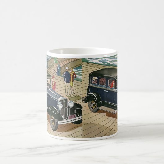 ヴィンテージ輸送、海による波止場上の車 コーヒーマグカップ (中央)