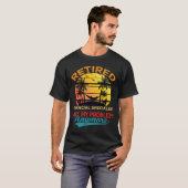 ヴィンテージ退職したの専門家が私の能力ではない Tシャツ (正面フル)