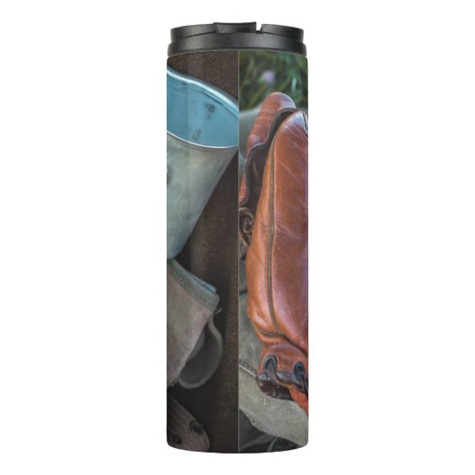 ヴィンテージ野球ミット及びボール野球グラブママー タンブラー (裏面)