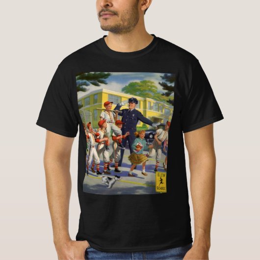 ヴィンテージ野球選手と交通整理をする警察官 Tシャツ (正面)