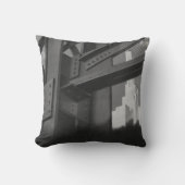 ヴィンテージ鋼建築超高層ビル構造 クッション (正面)