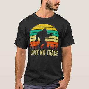 ヴィンテージ離れノトレースビッグフットハイキングキャンピング Tシャツ