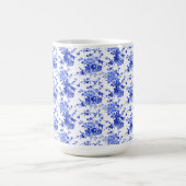 ヴィンテージ青と白の花柄  コーヒーマグカップ (中央)