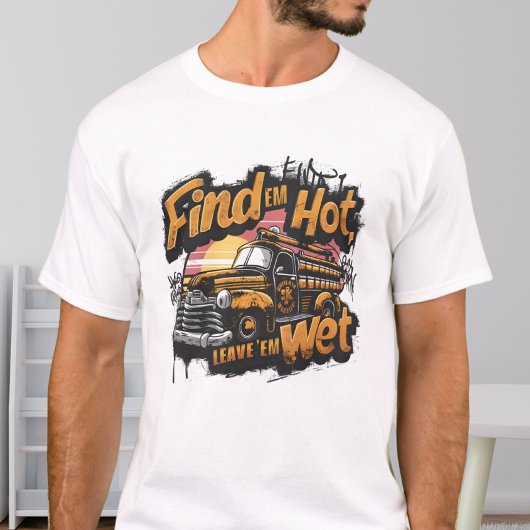 ヴィンテージ面白い消防車の夕焼け Tシャツ