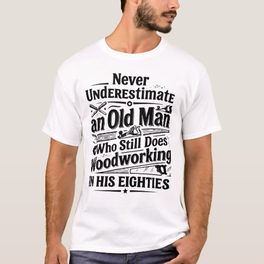 ヴィンテージ面白大工は80でまだ木工 Tシャツ (正面)