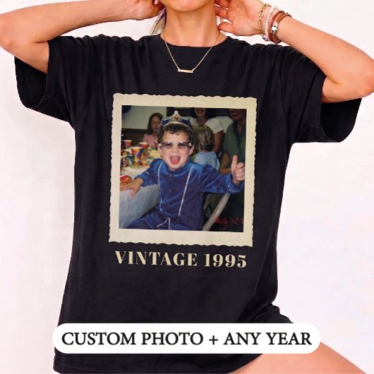 ヴィンテージ風カスタム誕生年レトロフォトフレーム Tシャツ