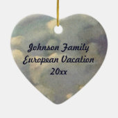 ヴィンテージ飛んでいるで世界中に雲が広がる飛行機 セラミックオーナメント (裏面)