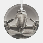 ヴィンテージ飛行機滑走路場面 ガラスオーナメント (正面)