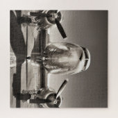 ヴィンテージ飛行機滑走路場面 ジグソーパズル (横)