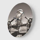 ヴィンテージ飛行機滑走路場面 ラージ壁時計 (傾斜)