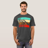 ヴィンテージ食べスリープリピート乳腺炎 Tシャツ (正面フル)