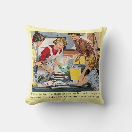 ヴィンテージ飾ケーキの場面 クッション (正面)