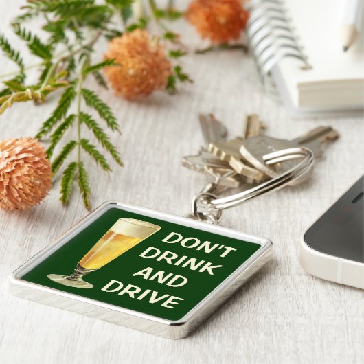 ヴィンテージ高霜の降りた荷車を引くビール、アルコール飲料 キーホルダー (側面)