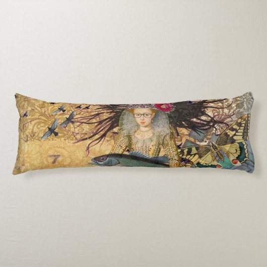 ヴィンテージ魚座の女性ゴシッククラシック体 ボディピロー (正面)