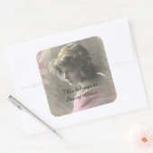 ヴィンテージ10代のピンクの女の子これは名前に属する スクエアシール (封筒)