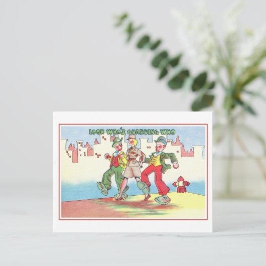 ヴィンテージ1940年代の軍隊ユーモア、誰を守っているの ポストカード (スタンド正面)