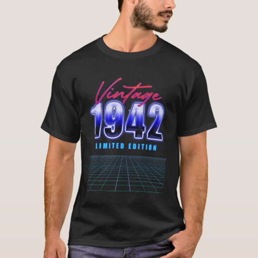 ヴィンテージ1942レトロ合成波美学 Tシャツ (正面)