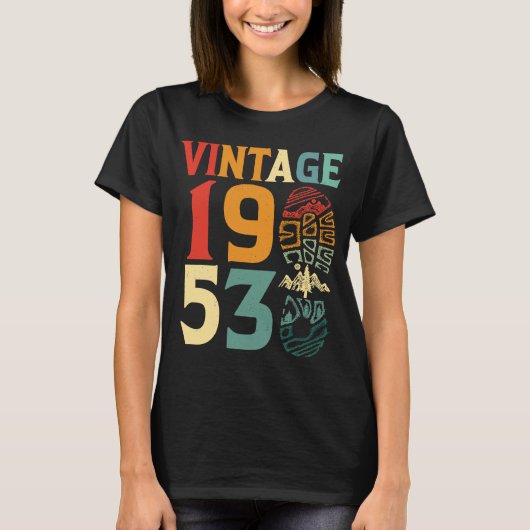 ヴィンテージ1953 69歳誕生日キャンピングハイキングB Tシャツ (正面)