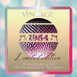ヴィンテージ1954年70th birthday pink メタルオーナメント<br><div class="desc">1954年の特別な70番目の誕生日生まれギフト1954年に誰かのために独特で美しいプレゼントを探して生まれいるのか？ピンクや金ゴールドの色の選択で「限定版」と刻まれた一種のディスコデザインを持つカード、オーナメント、アクセサリーを考える。この贈り物はパーソナライズされた、祝言や祝言の句を追加すカスタマイズる能力でより一層高い。</div>