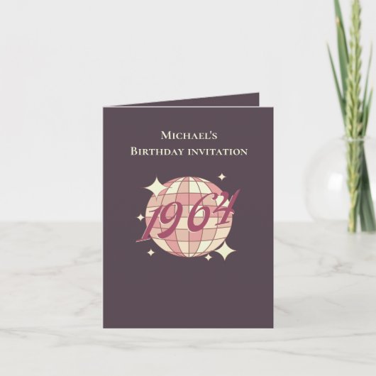 ヴィンテージ1964 60th誕生日レトロパープル招待状 招待状 (正面)