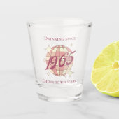 ヴィンテージ1965 60th誕生日レトロパープル ショットグラス (正面)