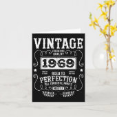 ヴィンテージ1969誕生年誕生日おもしろい引用文一覧 カード (黄色い花)
